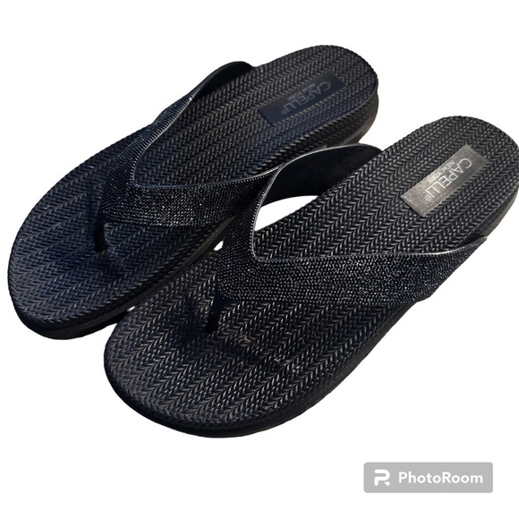 Capelli, New York Black Glitter Textured Flip-Flops Size 10 - Picture 2 of 6